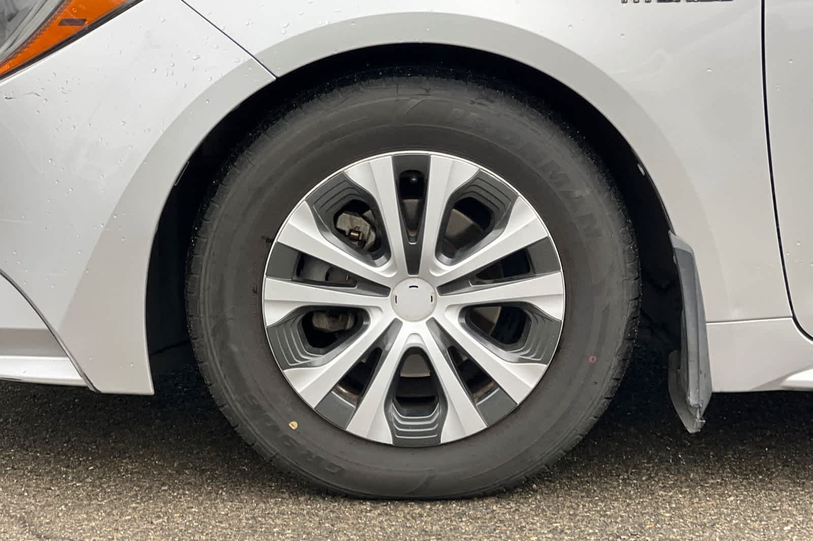 Used 2020 Toyota Corolla LE FWD image 13