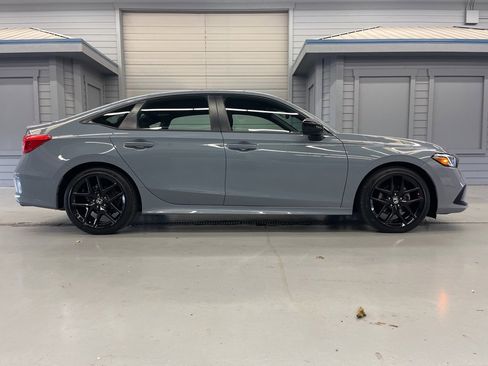 Used 2023 Honda Civic Sport image 8