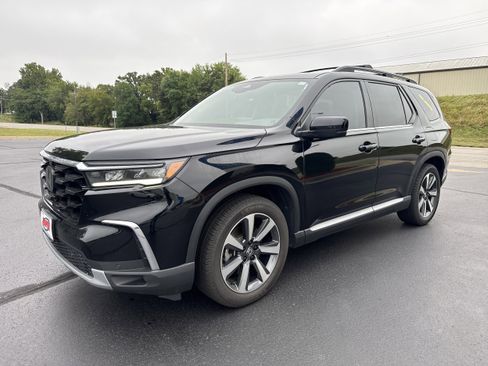 Used 2023 Honda Pilot Elite image 3