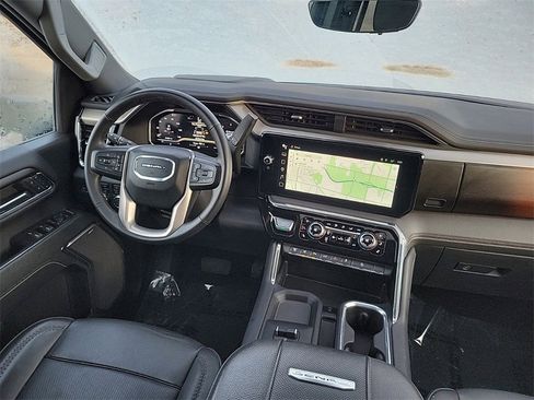 Used 2024 GMC Sierra 2500 Denali w/ Denali Reserve Package image 8