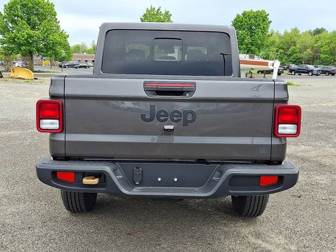 New 2026 Jeep Gladiator Sport AWD/4WD image 7