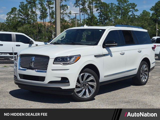 Used 2023 Lincoln Navigator Reserve AWD/4WD image 1
