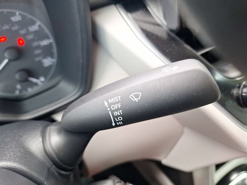Used 2023 Toyota Corolla Cross L FWD image 22