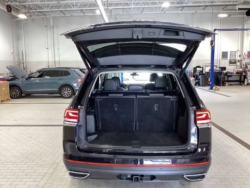 Used 2025 Volkswagen Atlas SE AWD/4WD image 14