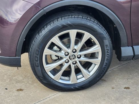 Used 2018 Toyota RAV4 Limited image 11