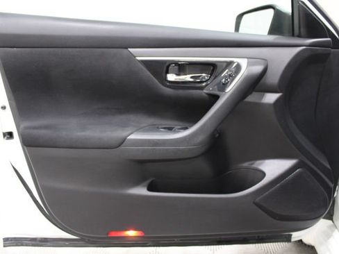 Used 2014 Nissan Altima 2.5 S FWD image 14