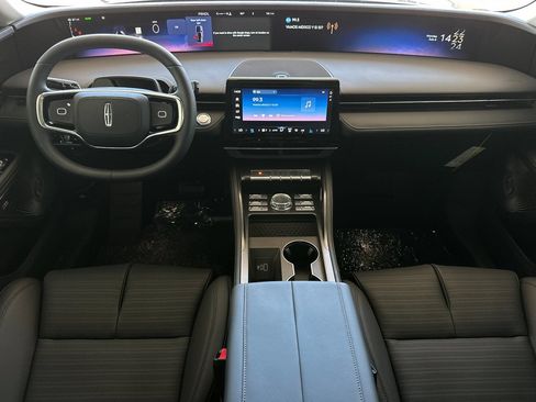 New 2026 Lincoln Nautilus Reserve AWD/4WD image 12