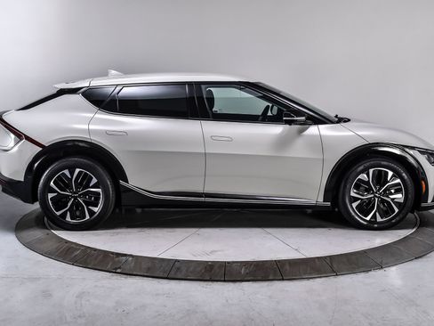 Used 2024 Kia EV6 Wind w/ Wind Technology Package AWD/4WD image 7