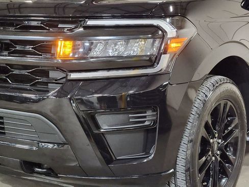 Used 2022 Ford Expedition XLT image 14