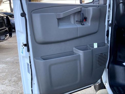 Used 2021 Chevrolet Express 2500 w/ Driver Convenience Package image 15