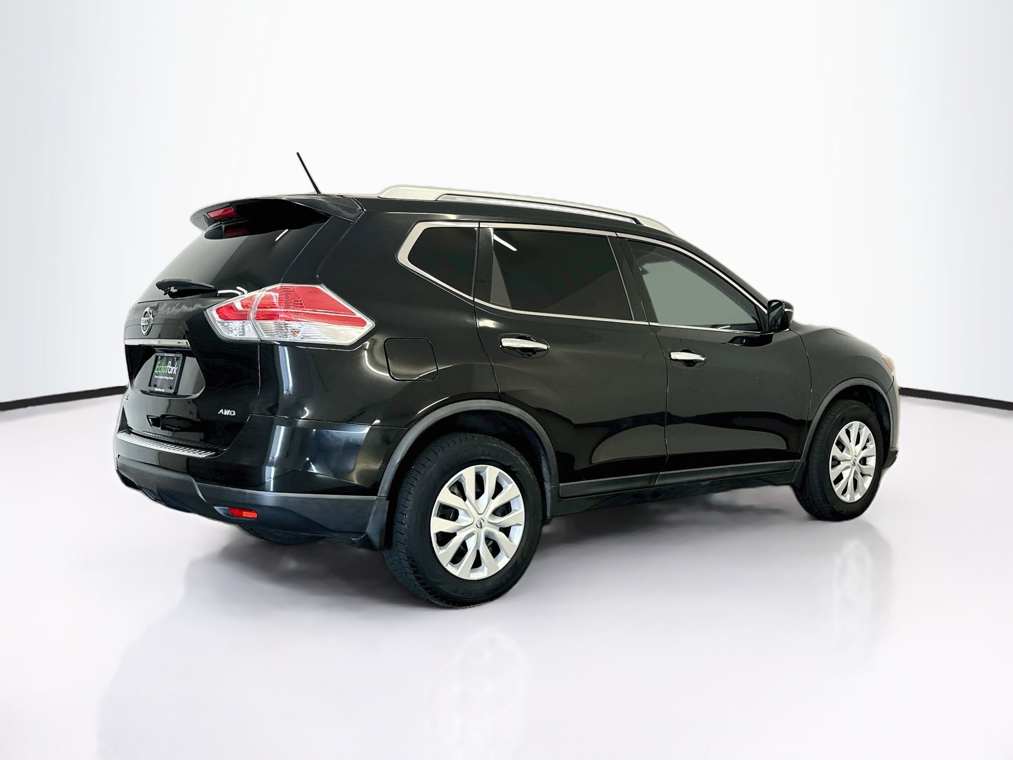Used 2016 Nissan Rogue S w/ Appearance Package AWD/4WD image 9