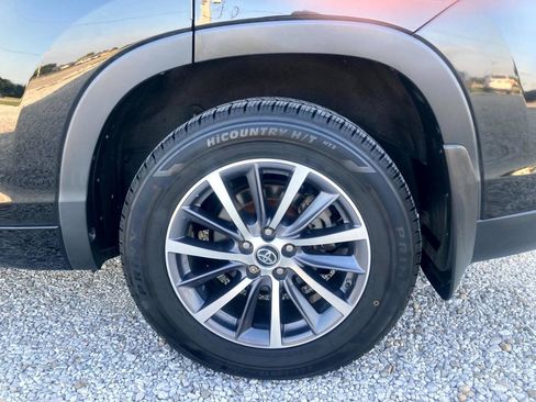 Used 2018 Toyota Highlander XLE w/ Protection Package #3 AWD/4WD image 20