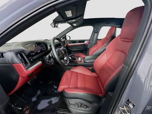 Certified 2026 Porsche Cayenne S image 5