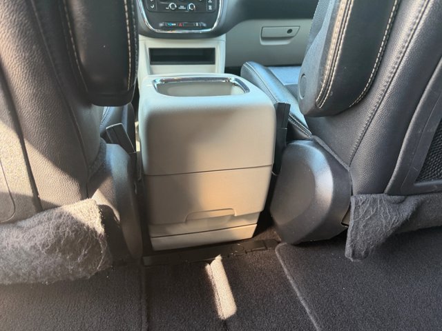 Used 2019 Dodge Grand Caravan SXT FWD image 18