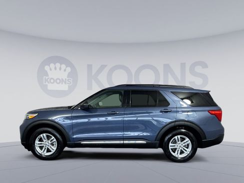 Used 2021 Ford Explorer XLT w/ Equipment Group 202A AWD/4WD image 2