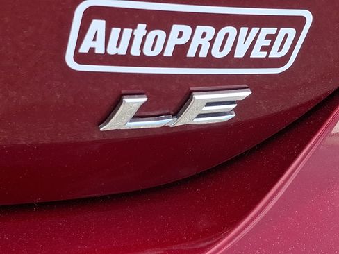 Used 2018 Toyota Camry LE FWD image 30