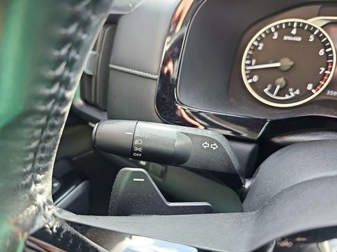 Used 2023 Nissan Pathfinder SL w/ SL Premium Package image 31