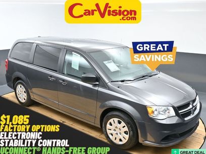 Used 2018 Dodge Grand Caravan SE w/ UConnect Hands-Free Group