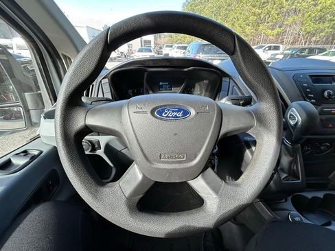 Used 2018 Ford Transit 250 Base image 9
