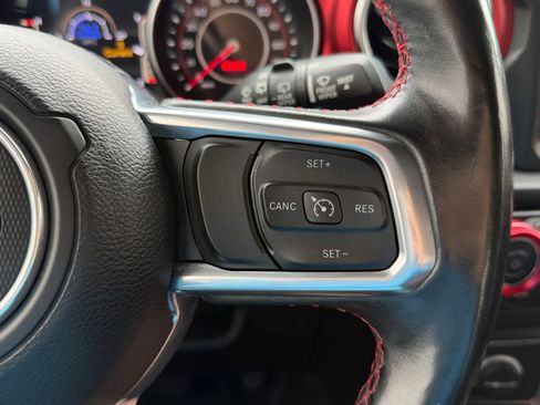 Used 2021 Jeep Wrangler Unlimited Rubicon AWD/4WD image 25