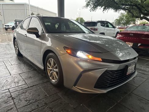 Used 2025 Toyota Camry LE w/ Convenience Package FWD image 10
