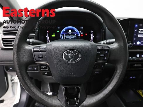 Used 2025 Toyota Camry LE FWD image 10