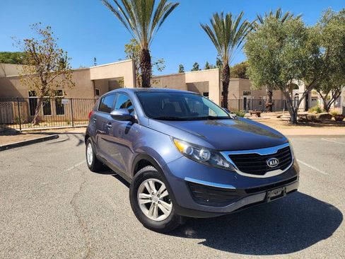 Used 2011 Kia Sportage LX AWD/4WD image 2