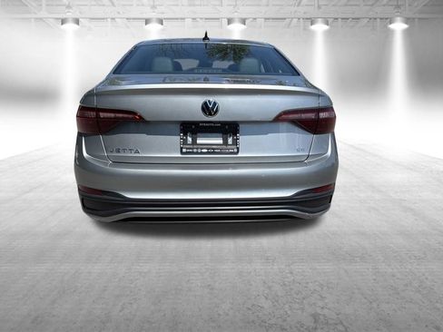 Used 2024 Volkswagen Jetta SE FWD image 5