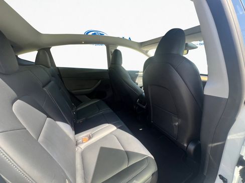 Used 2023 Tesla Model Y AWD image 12