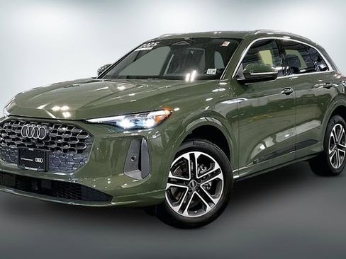 Certified 2025 Audi Q5 Premium Plus w/ Premium Plus image 2