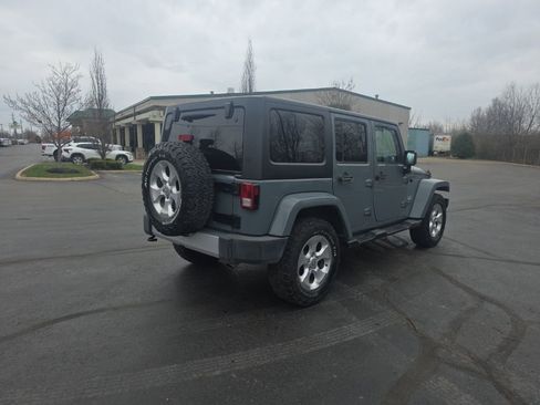 Used 2015 Jeep Wrangler Unlimited Sahara w/ Dual Top Group image 7
