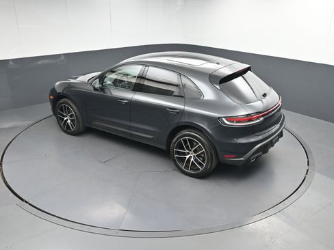 Used 2022 Porsche Macan image 36