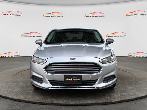 Used 2016 Ford Fusion SE FWD image 3