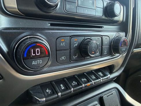 Used 2019 GMC Sierra 2500 Denali w/ Duramax Plus Package AWD/4WD image 28