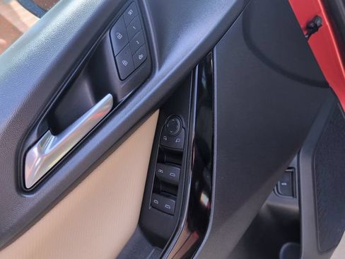 Used 2025 Chevrolet Equinox ACTIV w/ Safety and Technology Package FWD image 14