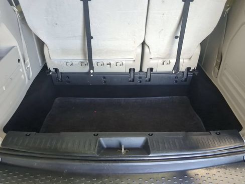 Used 2016 Chrysler Town & Country Touring w/ Driver Convenience Group FWD image 36
