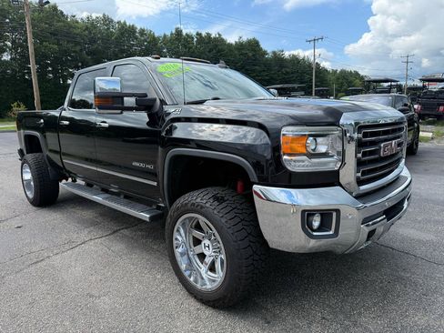 Used 2016 GMC Sierra 2500 SLT w/ Duramax Plus Package AWD/4WD image 17