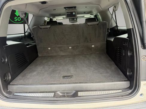 Used 2015 Chevrolet Suburban LTZ RWD image 17