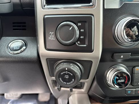 Used 2017 Ford F150 Lariat w/ Equipment Group 502A Luxury AWD/4WD image 18