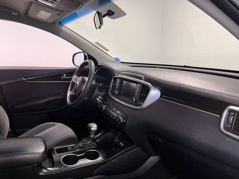 Used 2020 Kia Sorento AWD V6 image 11