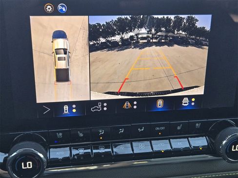 Used 2026 Chevrolet Colorado ZR2 w/ Technology Package image 7