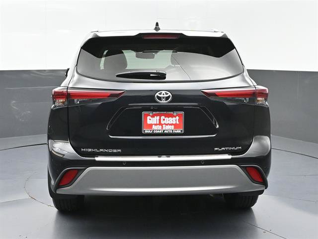 Used 2024 Toyota Highlander Platinum FWD image 27