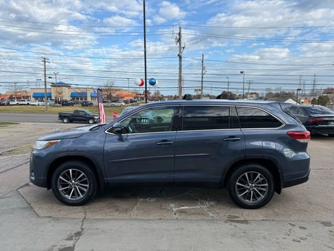 Used 2019 Toyota Highlander XLE image 7