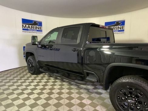 Used 2022 Chevrolet Silverado 2500 LTZ w/ LTZ Plus Package AWD/4WD image 8