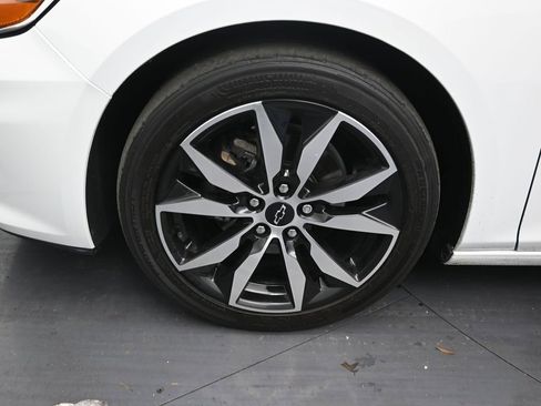 Used 2024 Chevrolet Malibu RS image 9