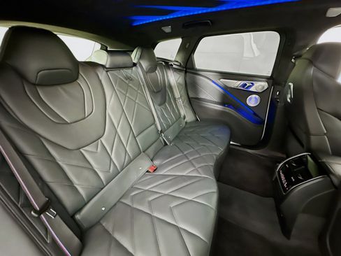 Used 2023 BMW XM image 27