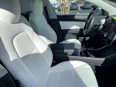 Used 2020 Tesla Model 3 Standard Range Plus image 21