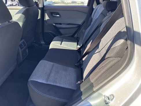 Used 2023 Nissan Rogue SV image 16