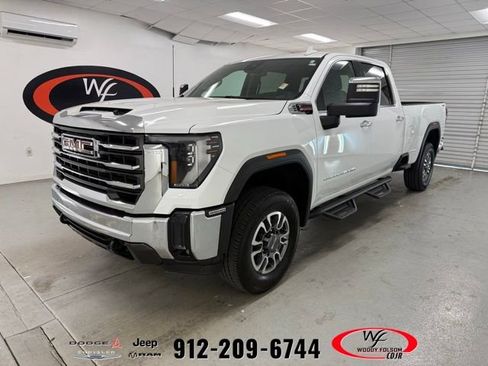 Used 2024 GMC Sierra 3500 SLT image 1