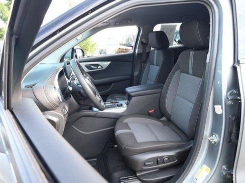 Used 2025 Chevrolet Blazer LT AWD/4WD image 8